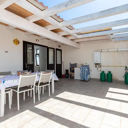 House 2 別荘 マッゼオ